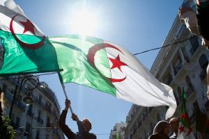L&rsquo;éveil du peuple algérien et l&rsquo;élégance de son mouvement pacifique